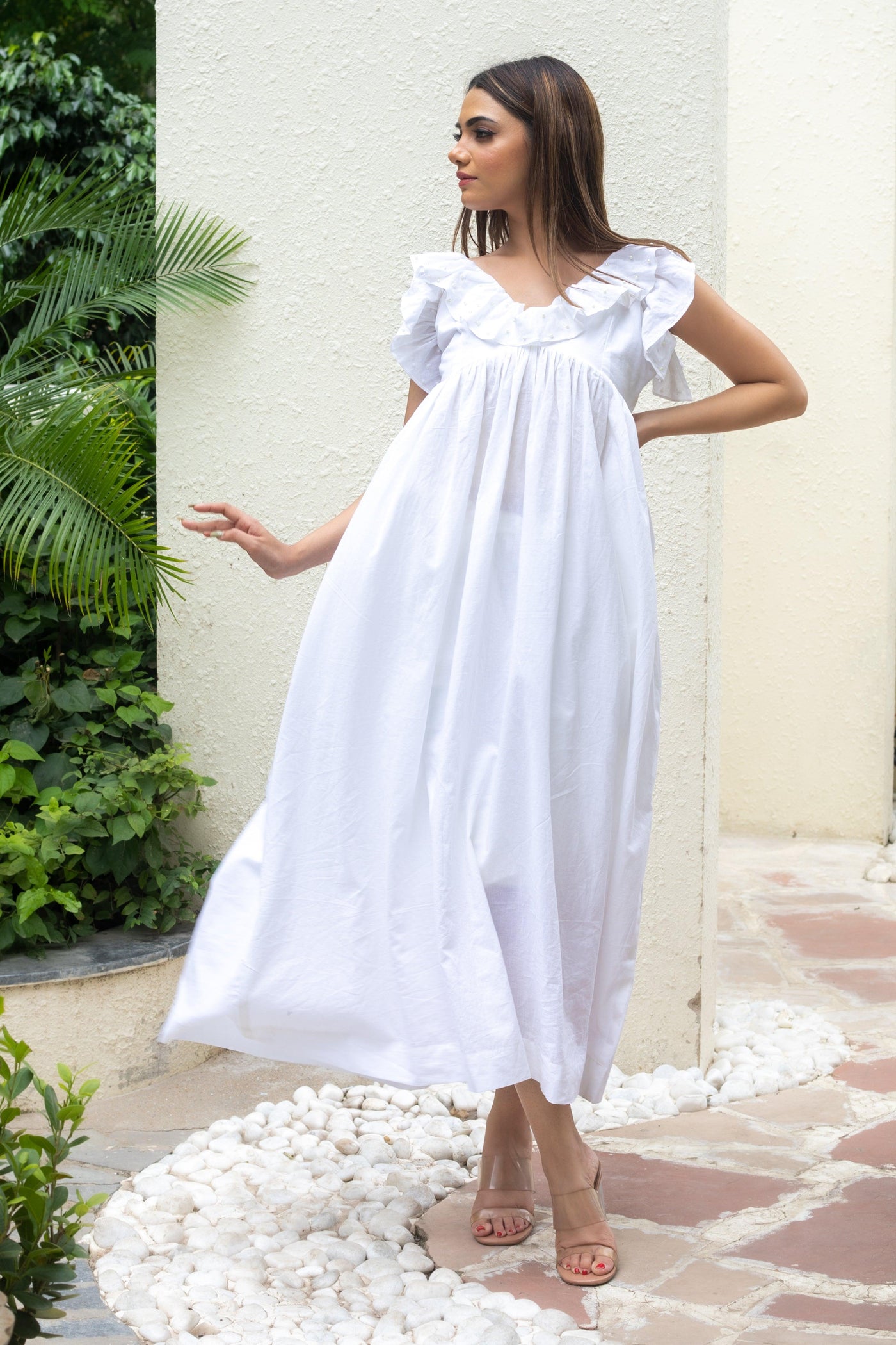 WHITE LILY FLARED DRESS - Sarnya