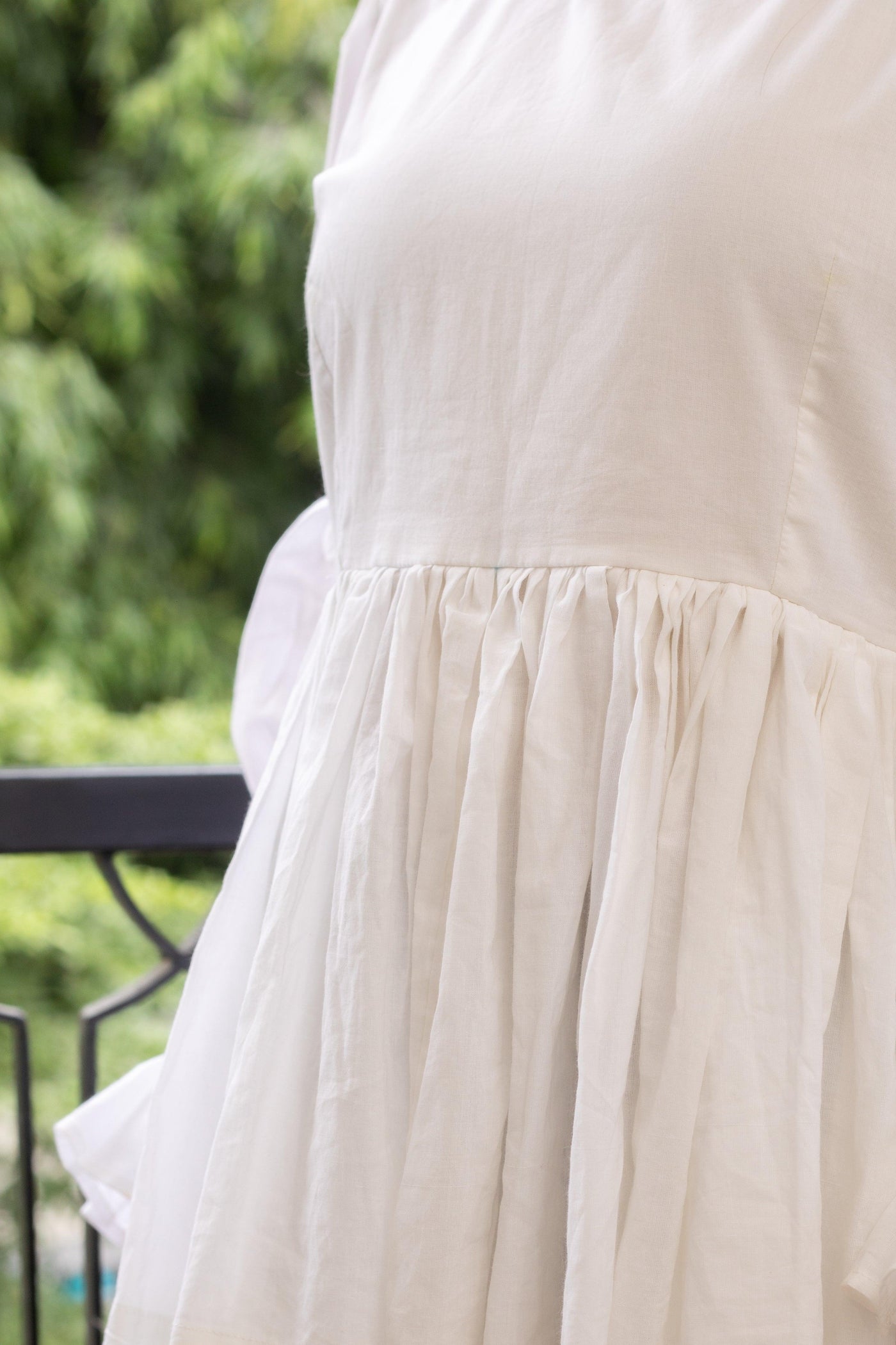 DOVE WHITE TOP - Sarnya