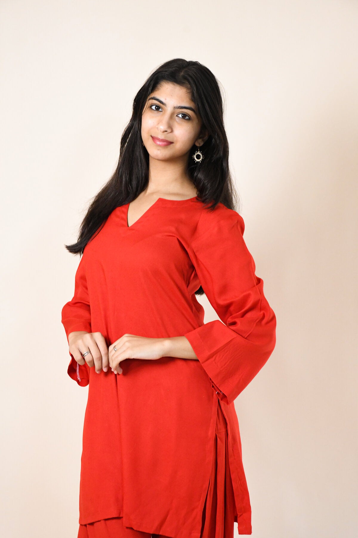RED RAYON ROUND NECK PLAIN KURTA SET WITH PATIALA PANT