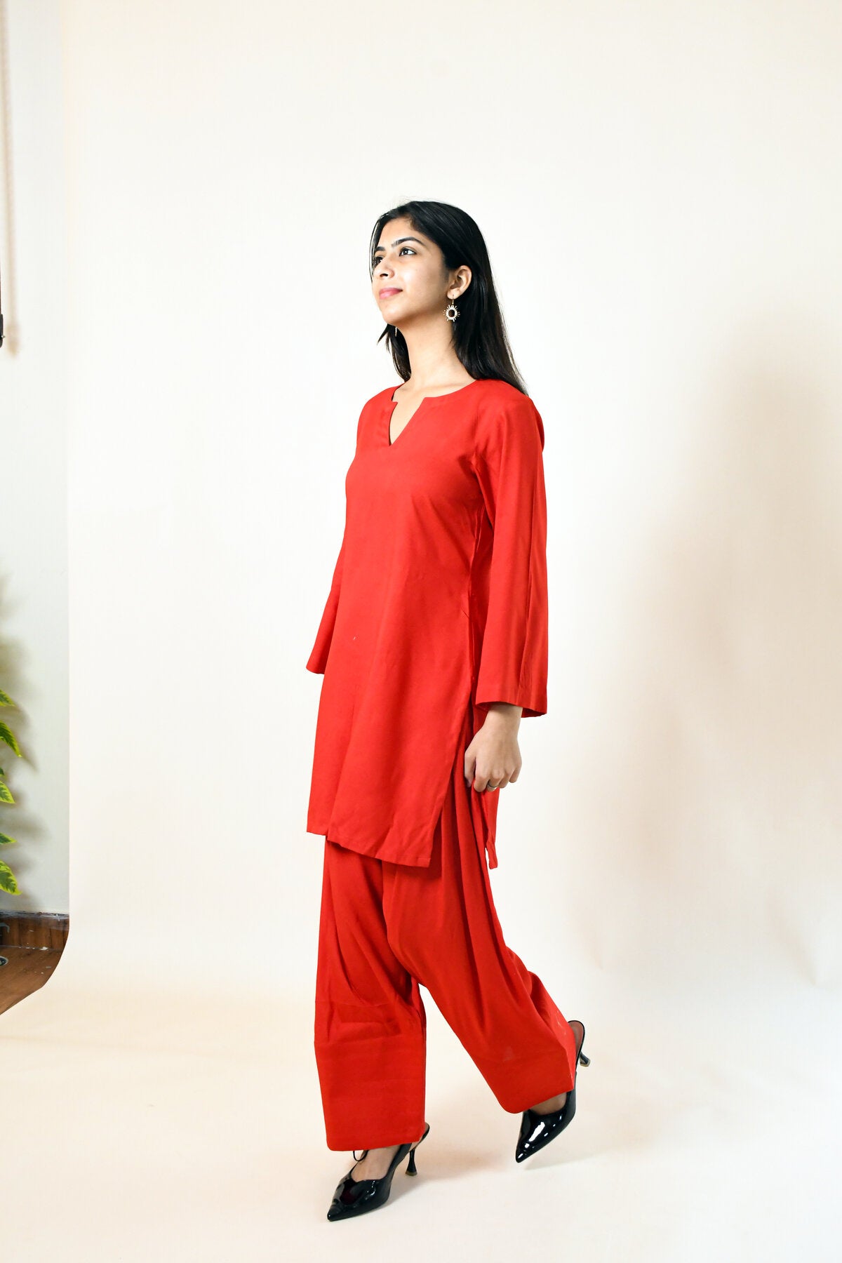 RED RAYON ROUND NECK PLAIN KURTA SET WITH PATIALA PANT