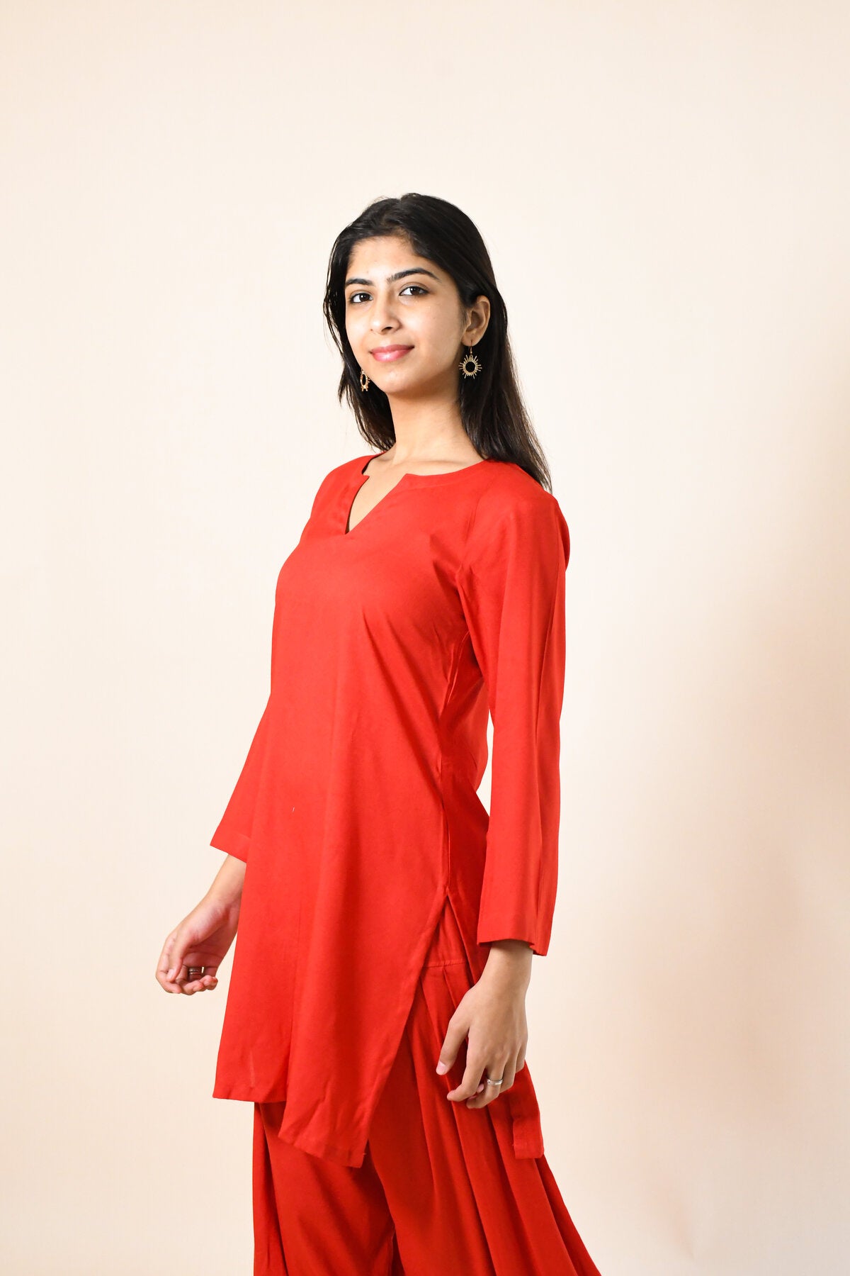 RED RAYON ROUND NECK PLAIN KURTA SET WITH PATIALA PANT