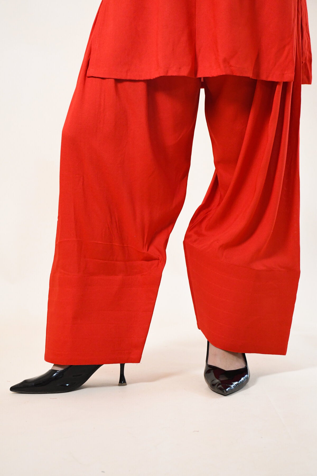 RED RAYON ROUND NECK PLAIN KURTA SET WITH PATIALA PANT