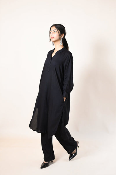 WOMEN SOLID BLACK STRAIGHT KURTA WITH TROUSERS
