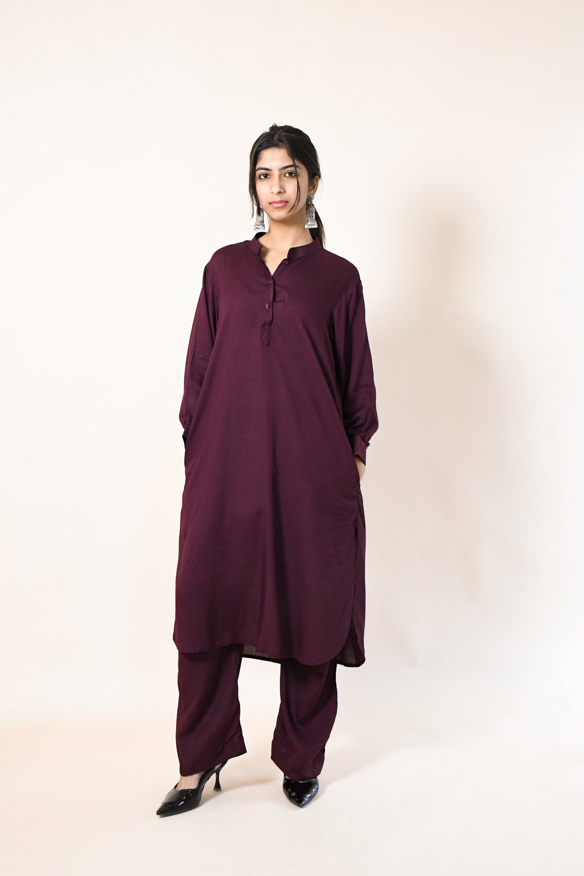 WOMEN SOLID WINE STRAIGHT KURTA WITH TROUSERS