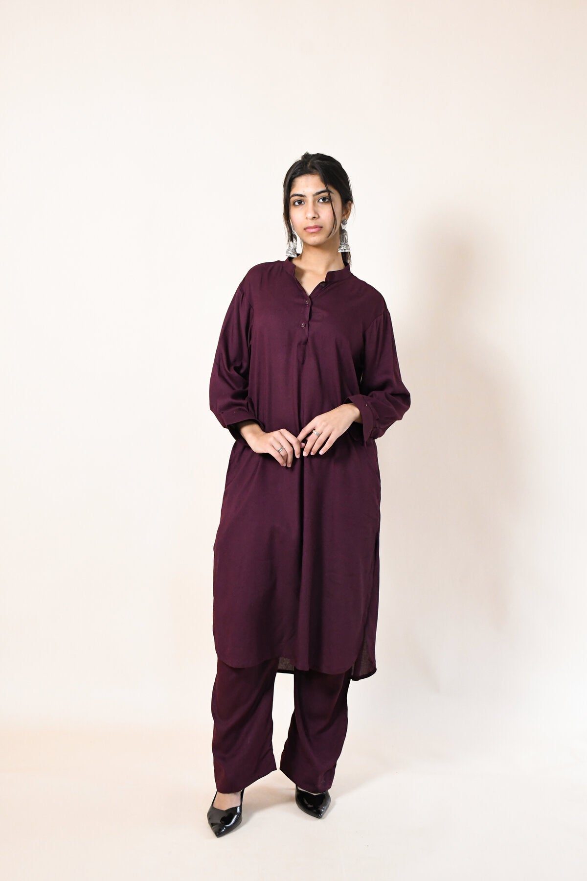 WOMEN SOLID WINE STRAIGHT KURTA WITH TROUSERS