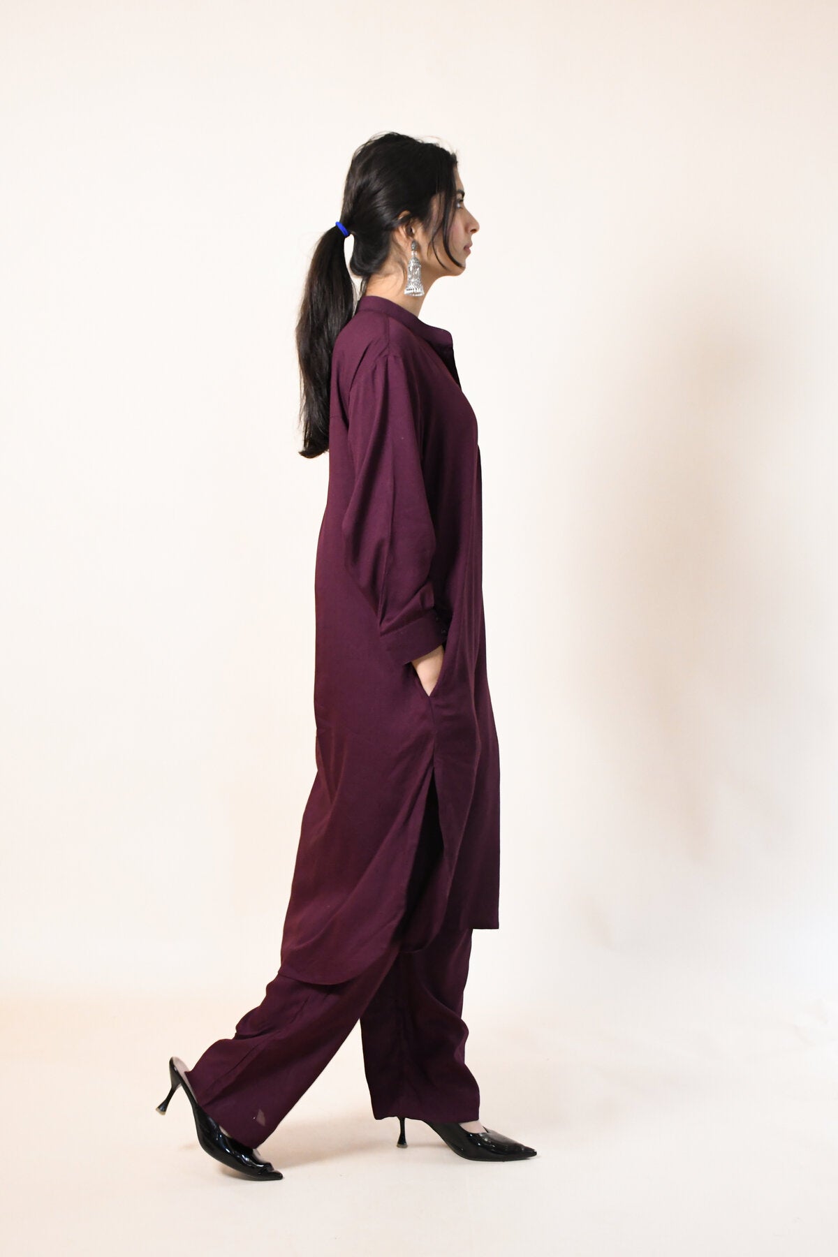 WOMEN SOLID WINE STRAIGHT KURTA WITH TROUSERS