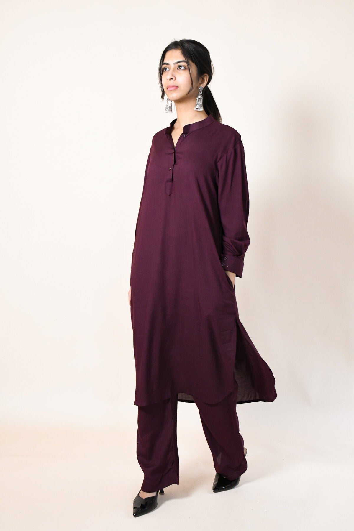 WOMEN SOLID WINE STRAIGHT KURTA WITH TROUSERS