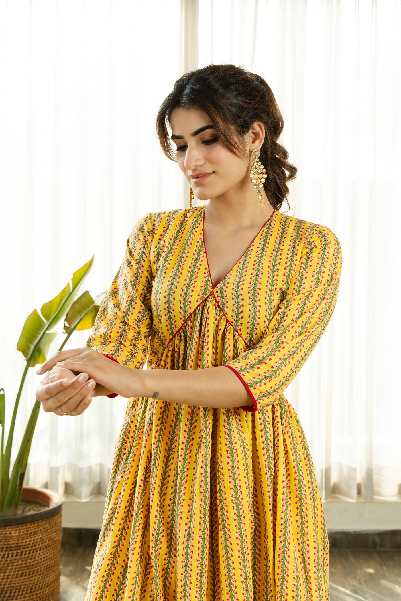 IKSHA COTTON HAND BLOCK PRINTED KURTA SET WITH RED DUPATTA - Sarnya