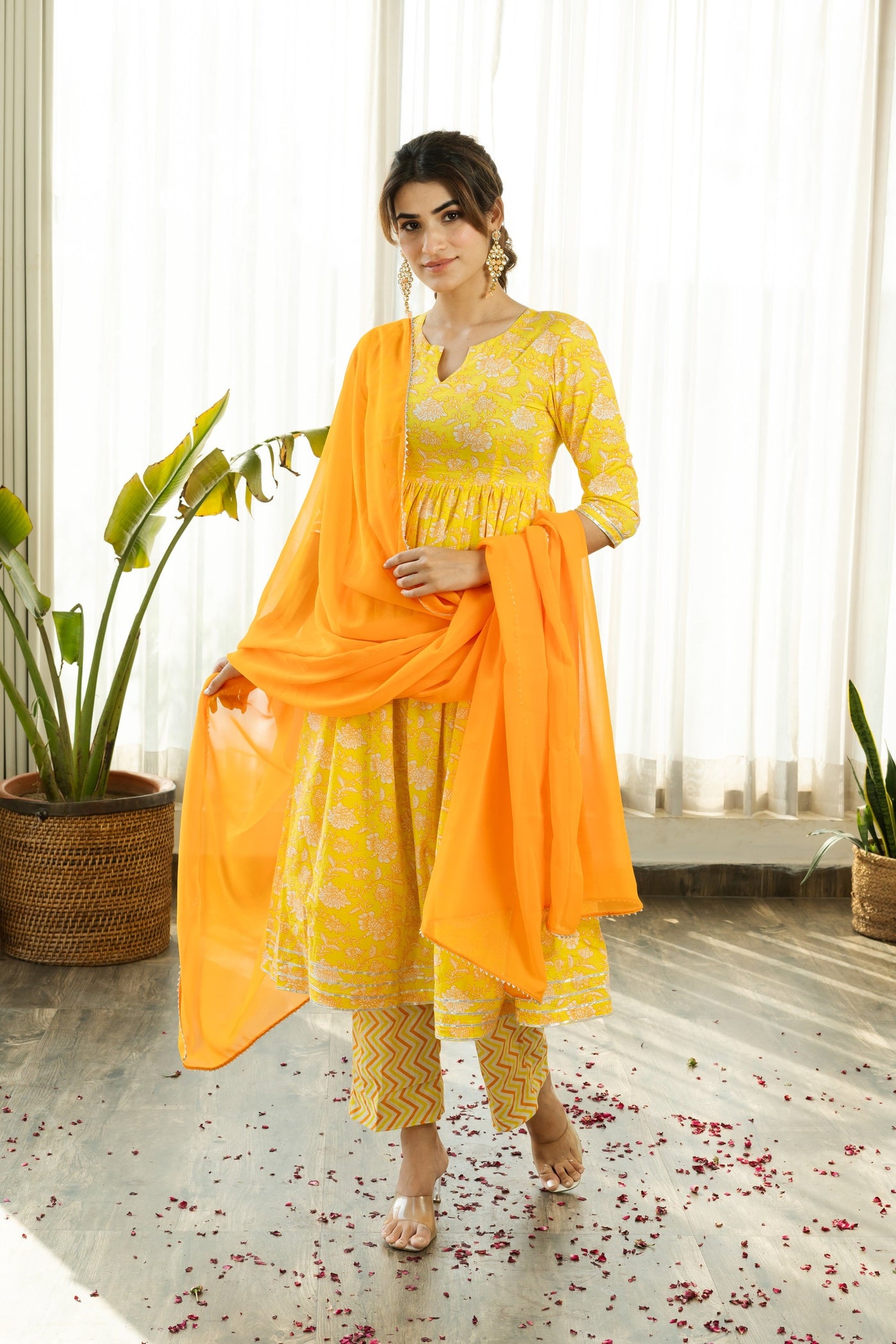 KUSHA COTTON FLORAL PRINTED KURTA SET WITH DUPATTA - Sarnya