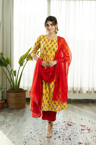 MISHA YELLOW COTTON FLORAL PRINTED KURTA SET WITH RED DUPATTA - Sarnya